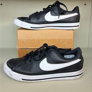 Nike Court Legacy GS Youth Sneakers Black Leather, Size 4.5Y, DA5380-002